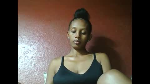 ninie246746 online show from 02/25/25, 12:13