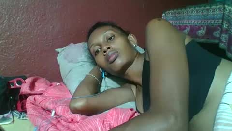 ninie246746 online show from 02/25/25, 07:03