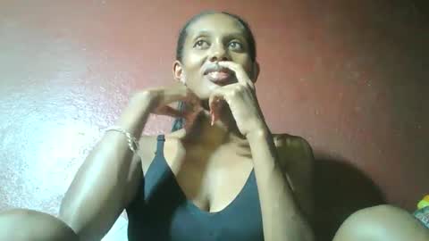 ninie246746 online show from 03/09/25, 12:31