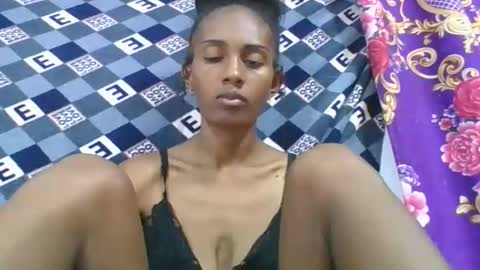 ninie246746 online show from 02/28/26, 06:53