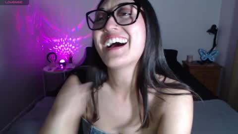 Ninimoon online show from 10/27/25, 02:48