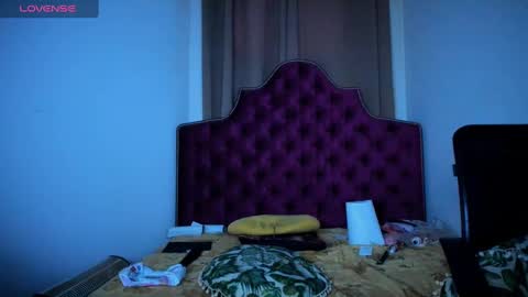 nina dee online show from 12/09/24, 07:50