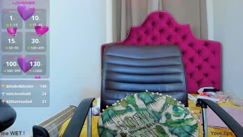 nina dee online show from 01/04/25, 10:27