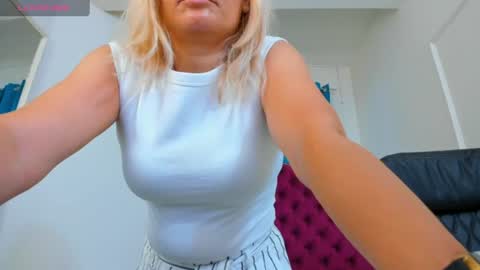 Snapshot of ninna_dee chatting on 07/01/26, 04:14 nina dee online show from 07/01/26, 04:14
