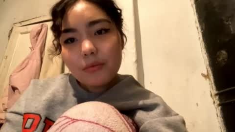 Molly online show from 12/15/25, 10:41