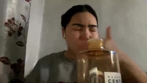 Molly online show from 12/23/25, 08:12