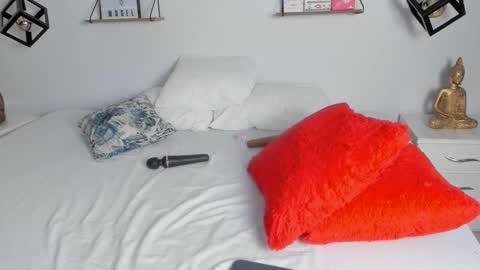 Nitha Gonzalez online show from 02/10/25, 08:42