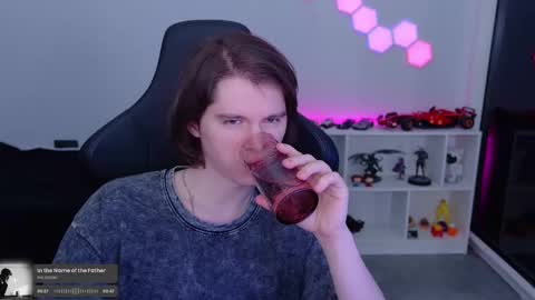 Snapshot of nitroshade chatting on 03/06/26, 11:23 nitroshade online show from 03/06/26, 11:23