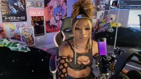 NIVIA WOLFE online show from 03/12/25, 10:39