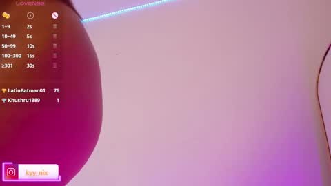 Nicki  online show from 10/11/25, 06:34