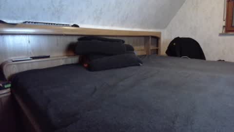 nixan85 online show from 02/02/25, 10:06