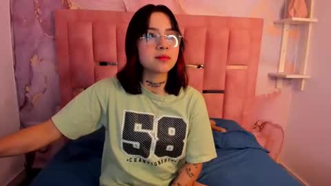 Snapshot of nixielee__ chatting on 09/13/25, 03:17 Nixie online show from 09/13/25, 03:17