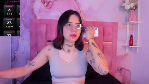 Snapshot of nixielee__ chatting on 09/25/25, 02:48 Nixie online show from 09/25/25, 02:48