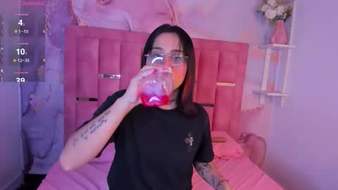Snapshot of nixielee__ chatting on 09/29/25, 12:21 Nixie online show from 09/29/25, 12:21