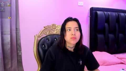 Snapshot of nixielee__ chatting on 10/13/25, 12:38 Nixie online show from 10/13/25, 12:38