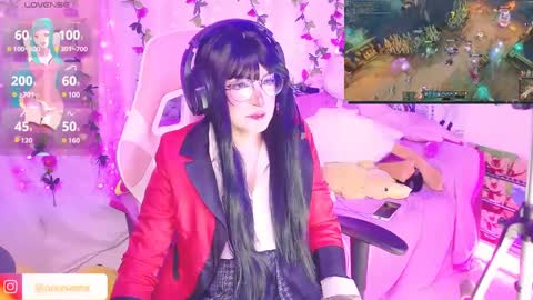 Snapshot of nixy_sama chatting on 09/13/25, 12:43 Nixy Sama online show from 09/13/25, 12:43