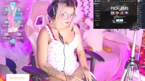 Snapshot of nixy_sama chatting on 10/12/25, 11:15 Nixy Sama online show from 10/12/25, 11:15