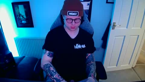 Snapshot of nlrb93 chatting on 12/09/24, 07:18 BNate93 online show from 12/09/24, 07:18