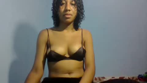 nnaissa online show from 04/05/26, 04:48