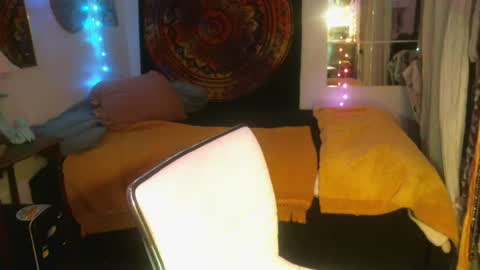 Leah online show from 02/21/25, 05:35