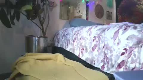 Leah online show from 09/08/25, 03:22