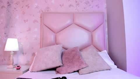   ambarsulliva  online show from 12/17/25, 11:27