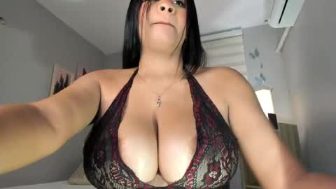 Snapshot of noa_joness chatting on 04/23/26, 08:00 noa_joness online show from 04/23/26, 08:00