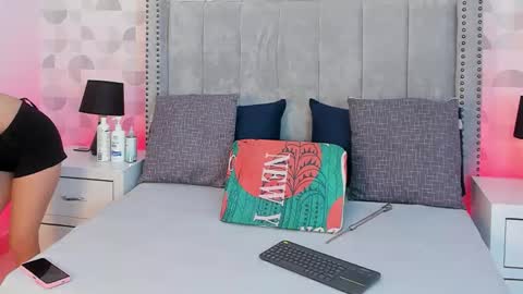 NATHALIA MORENO online show from 09/13/25, 12:27