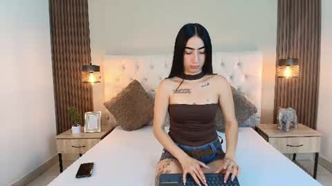 Snapshot of noa_morena chatting on 06/20/26, 12:19 NATHALIA MORENO online show from 06/20/26, 12:19