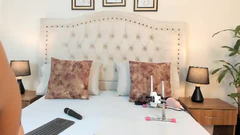 Snapshot of noa_morena chatting on 07/06/26, 12:24 NATHALIA MORENO online show from 07/06/26, 12:24