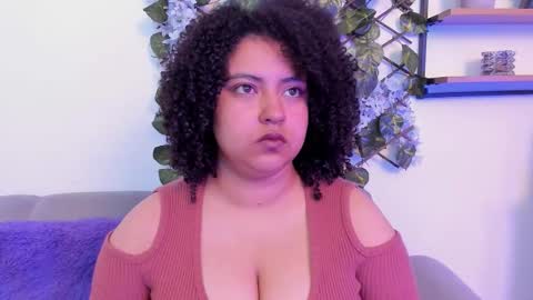 Snapshot of noa_veega chatting on 12/16/25, 07:52 N O A online show from 12/16/25, 07:52