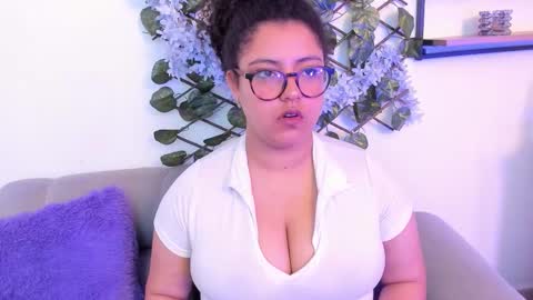 Snapshot of noa_veega chatting on 12/18/25, 08:48 N O A online show from 12/18/25, 08:48