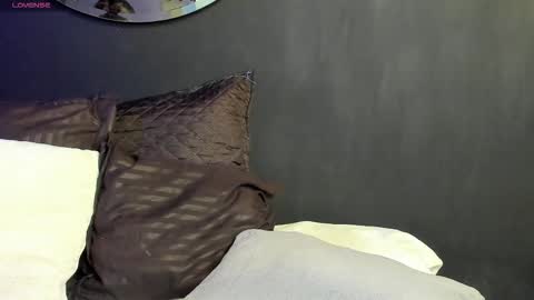 Noah  online show from 11/10/25, 03:16