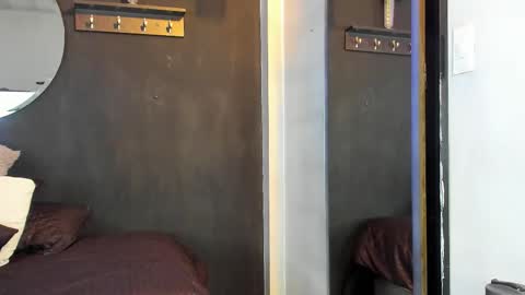 Noah  online show from 11/14/25, 03:27