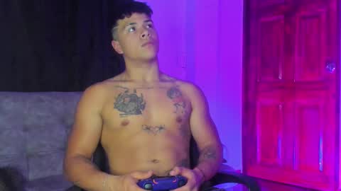 noah_223 online show from 11/26/25, 02:34