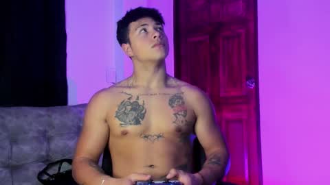 noah_223 online show from 12/16/25, 11:21