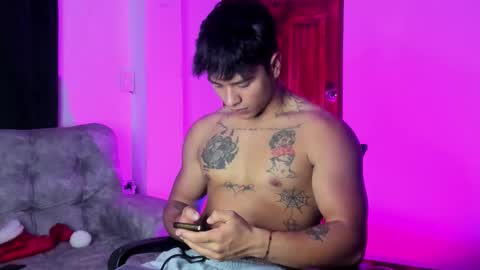 noah_223 online show from 12/17/25, 11:44