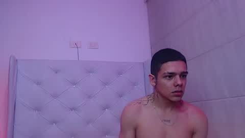 Zoe  online show from 12/01/25, 05:45