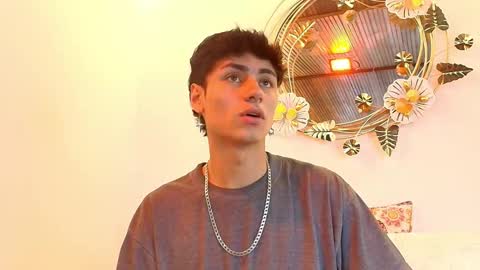 Snapshot of noah_clark_nom chatting on 09/30/25, 01:05 Noah online show from 09/30/25, 01:05