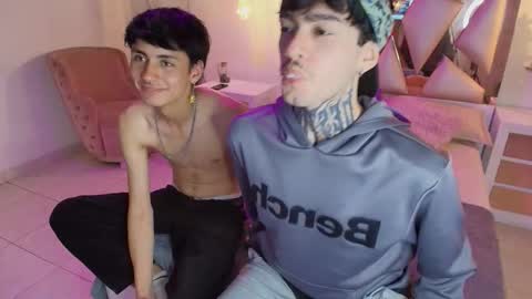 Snapshot of noah_clark_nom chatting on 10/12/25, 05:17 Noah online show from 10/12/25, 05:17