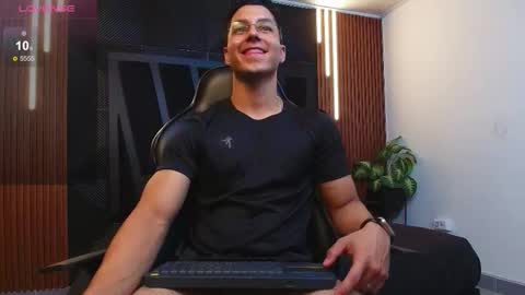 Snapshot of noah_clarkk chatting on 02/10/26, 11:31 Noah online show from 02/10/26, 11:31