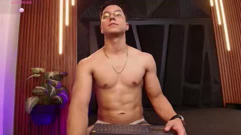 Snapshot of noah_clarkk chatting on 02/14/26, 11:45 Noah online show from 02/14/26, 11:45