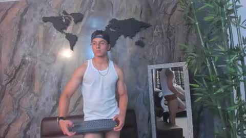 Snapshot of noah_clarkk chatting on 02/17/26, 11:22 Noah online show from 02/17/26, 11:22