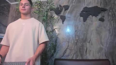 Snapshot of noah_clarkk chatting on 02/19/26, 11:34 Noah online show from 02/19/26, 11:34