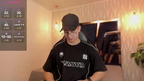 Snapshot of noah_clarkk chatting on 02/25/26, 05:44 Noah online show from 02/25/26, 05:44