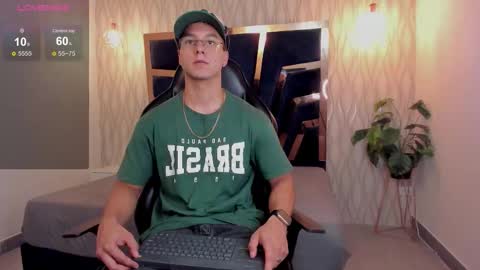 Snapshot of noah_clarkk chatting on 02/26/26, 05:56 Noah online show from 02/26/26, 05:56