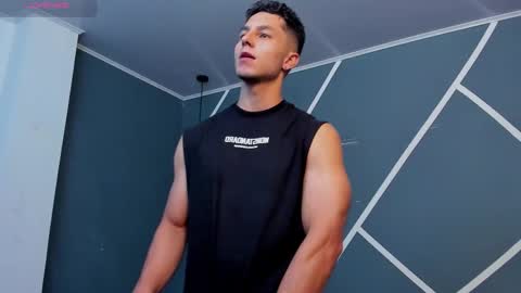 Snapshot of noah_clarkk chatting on 03/01/26, 12:01 Noah online show from 03/01/26, 12:01