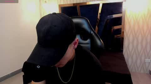 Snapshot of noah_clarkk chatting on 05/04/26, 05:31 Noah online show from 05/04/26, 05:31