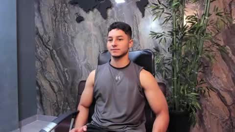 Snapshot of noah_clarkk chatting on 05/05/26, 03:31 Noah online show from 05/05/26, 03:31