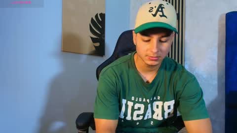 Snapshot of noah_clarkk chatting on 05/15/26, 05:42 Noah online show from 05/15/26, 05:42
